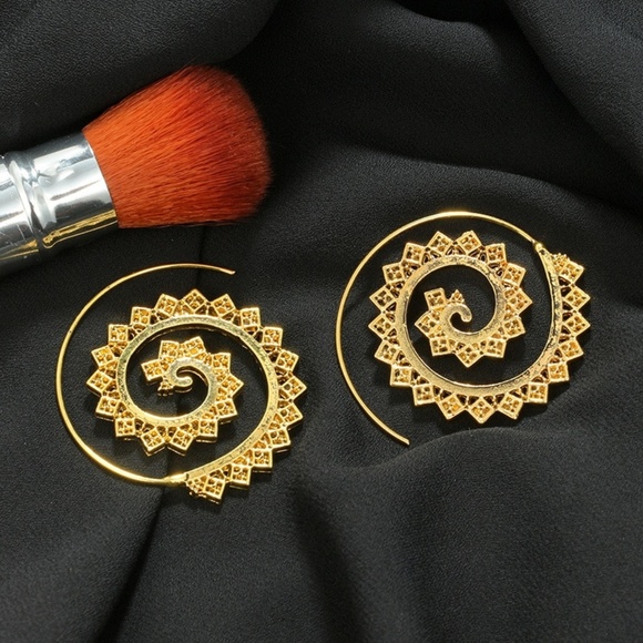 Fashion Boho Chic Gold Earrings - Picture 2 of 2